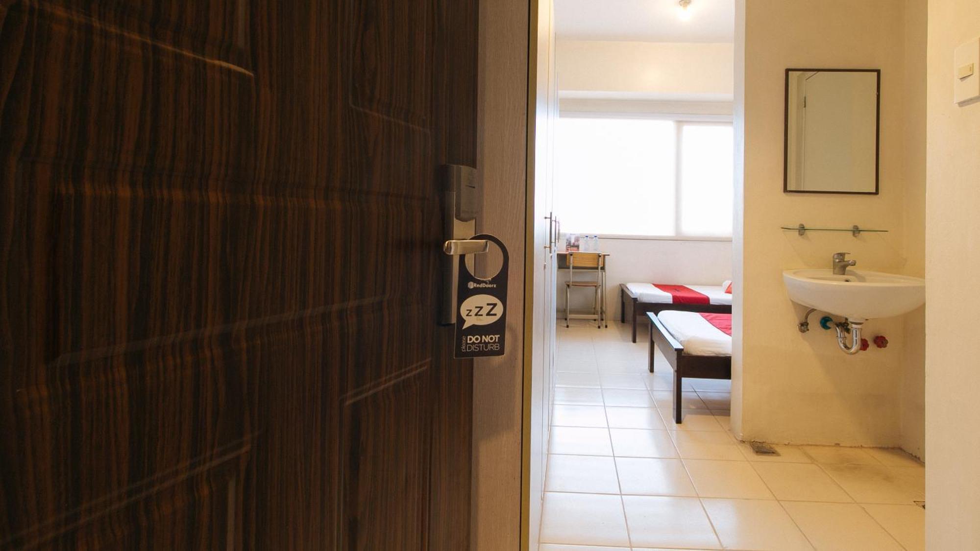 Reddoorz Plus @ E Rodriguez Corner Banawe Quezon City Extérieur photo